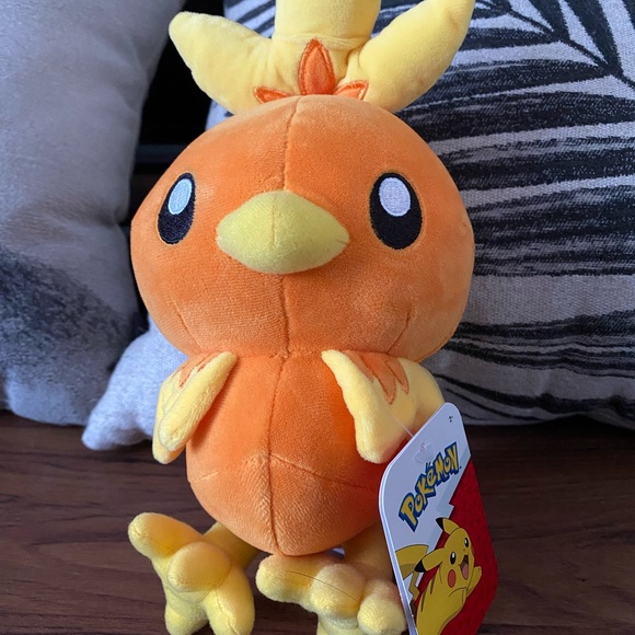 BNWT Pokémon Plushies! Bulbasaur, Pikachu with Sunhat and Torchic - Picture 4 of 4